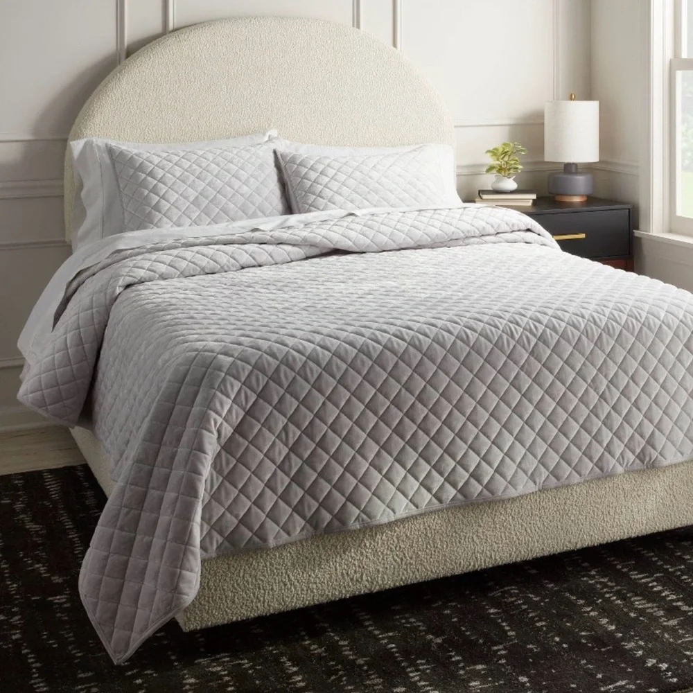 Threshold Full/Queen Luxe Diamond Stitch Velvet Quilt Light Gray NWOT